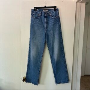 Levi’s women’s Ribcage Straight 29x31 Blue Denim Jeans